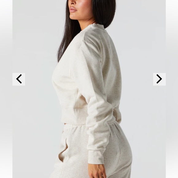 🌸 Refuge 🌸 cropped cream sweater - Picture 2 of 9